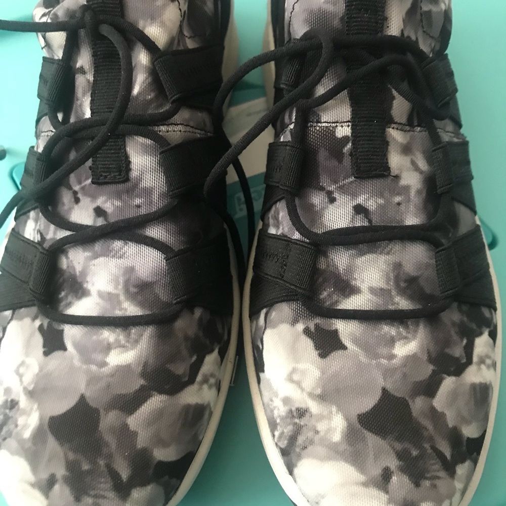 Easy spirit tennis shoes